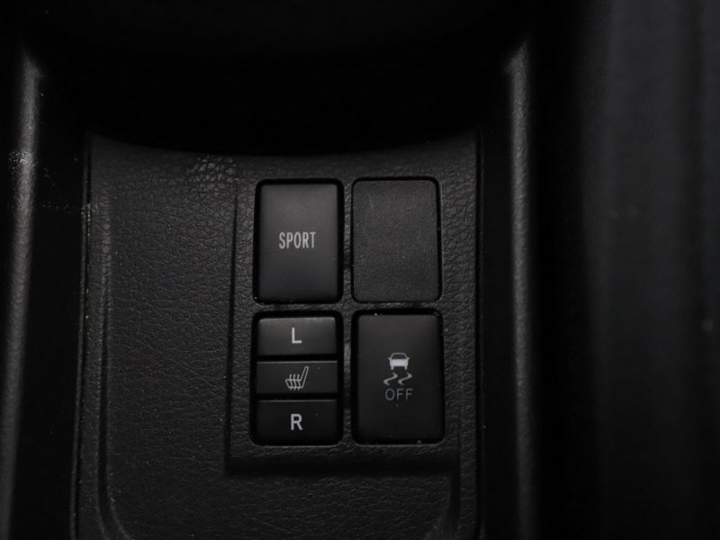 Toyota Yaris automat grzane fotele kamera Bluetooth tempomat III (2011-2019)