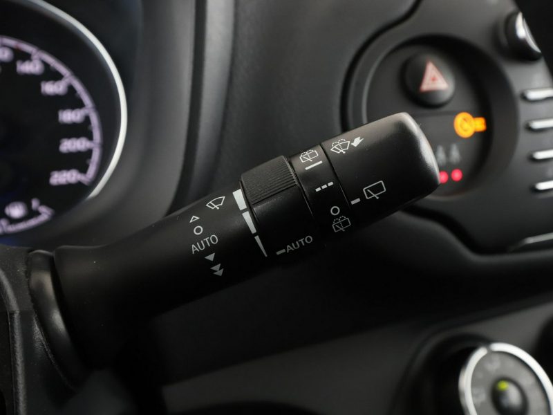 Toyota Yaris automat grzane fotele kamera Bluetooth tempomat III (2011-2019)