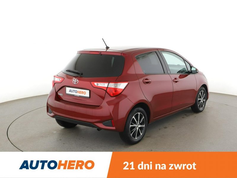 Toyota Yaris automat grzane fotele kamera Bluetooth tempomat III (2011-2019)