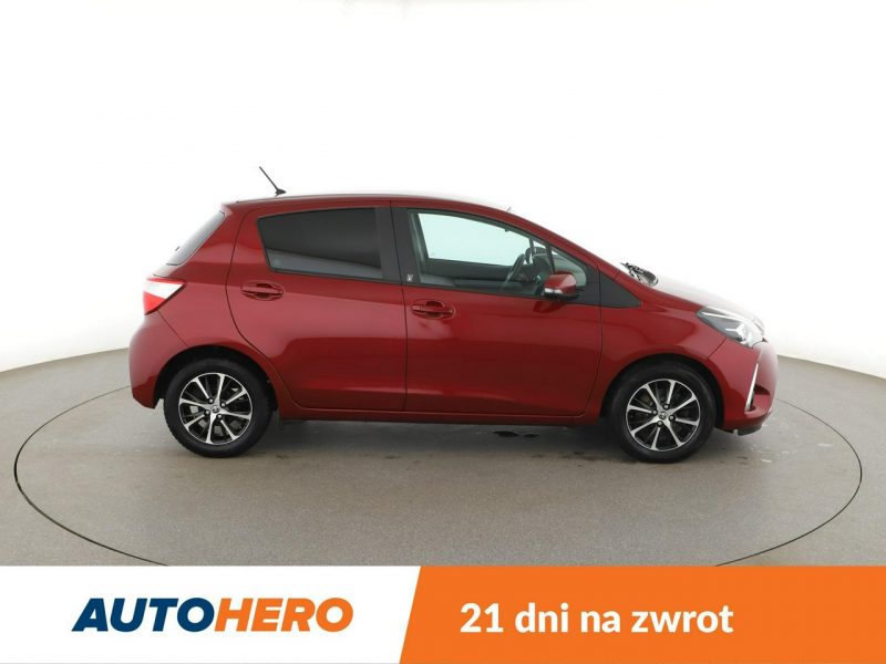 Toyota Yaris automat grzane fotele kamera Bluetooth tempomat III (2011-2019)