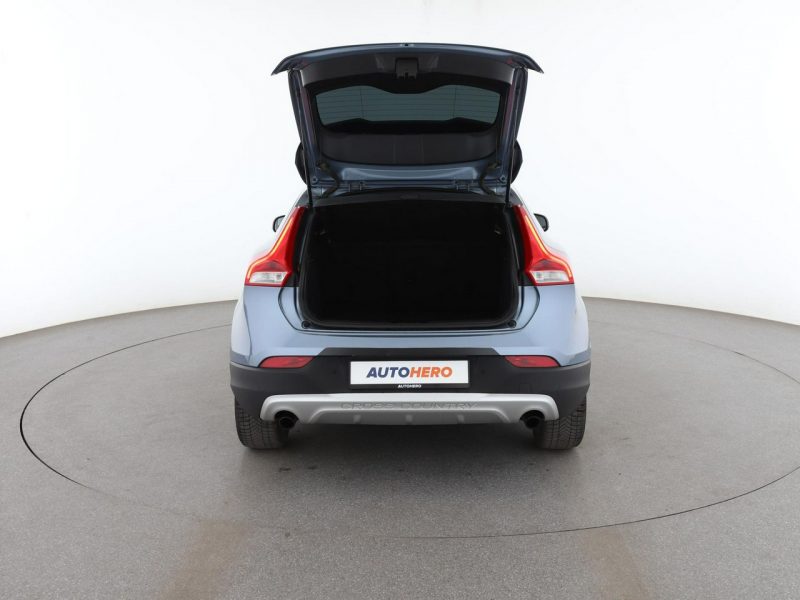 Volvo V40 Cross Country CrossCountry D3 automat navi kamera ACC grzane fotele head-up LED