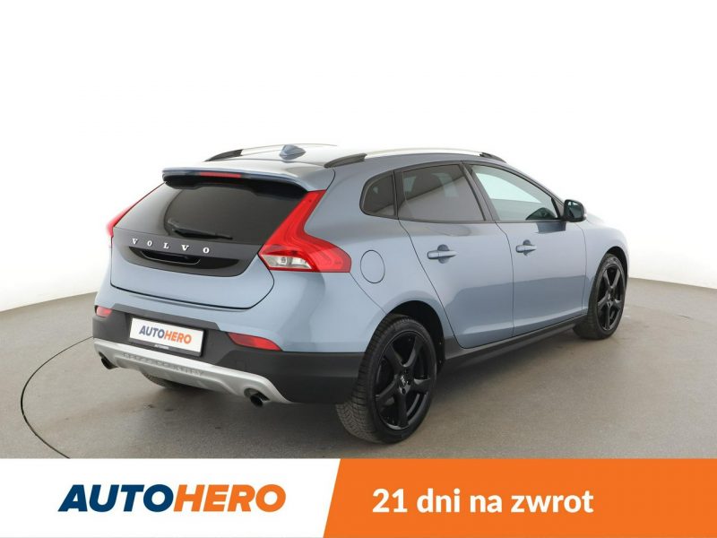 Volvo V40 Cross Country CrossCountry D3 automat navi kamera ACC grzane fotele head-up LED