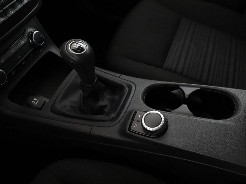 Mercedes B 180 navi czujniki parkowania klimatyzacja grzane fotele W246 (2011-)