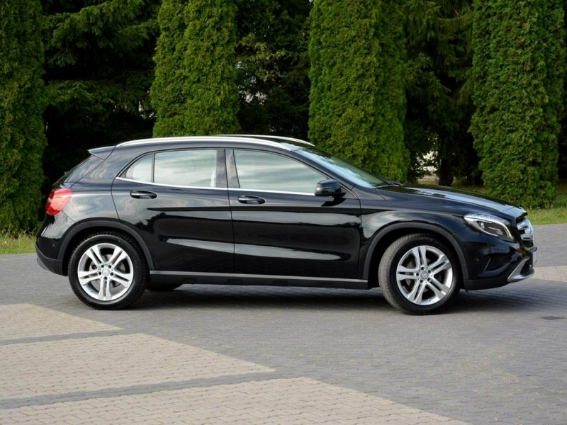 Mercedes GLA 200 1.6 156KM Urban Bi-xenon Ledy Navi Pół-skóry 2xParktronic Alu18"