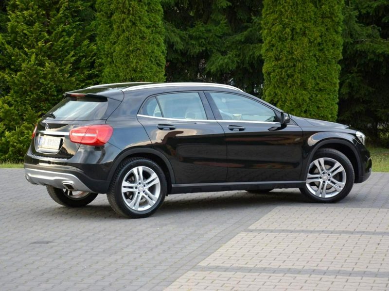 Mercedes GLA 200 1.6 156KM Urban Bi-xenon Ledy Navi Pół-skóry 2xParktronic Alu18"