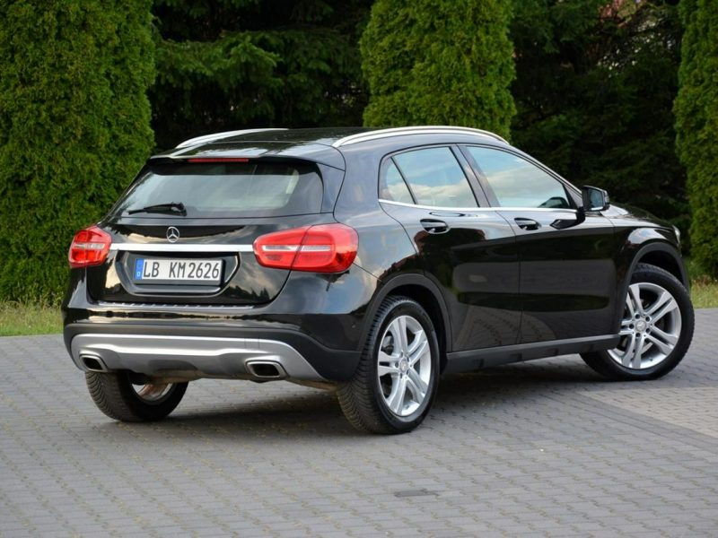 Mercedes GLA 200 1.6 156KM Urban Bi-xenon Ledy Navi Pół-skóry 2xParktronic Alu18"