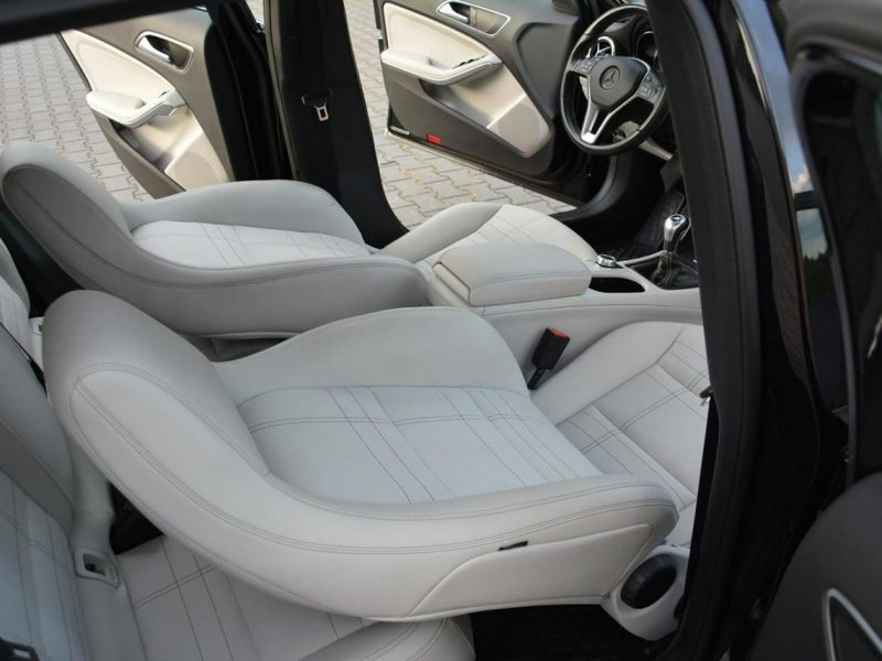 Mercedes GLA 200 1.6 156KM Urban Bi-xenon Ledy Navi Pół-skóry 2xParktronic Alu18"