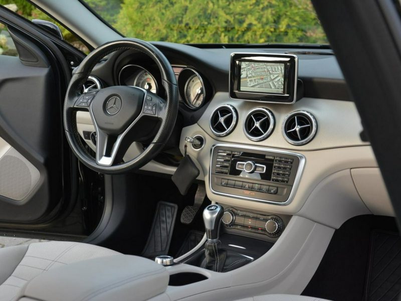 Mercedes GLA 200 1.6 156KM Urban Bi-xenon Ledy Navi Pół-skóry 2xParktronic Alu18"