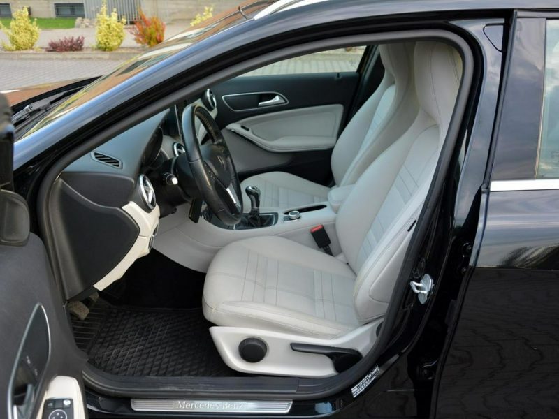 Mercedes GLA 200 1.6 156KM Urban Bi-xenon Ledy Navi Pół-skóry 2xParktronic Alu18"