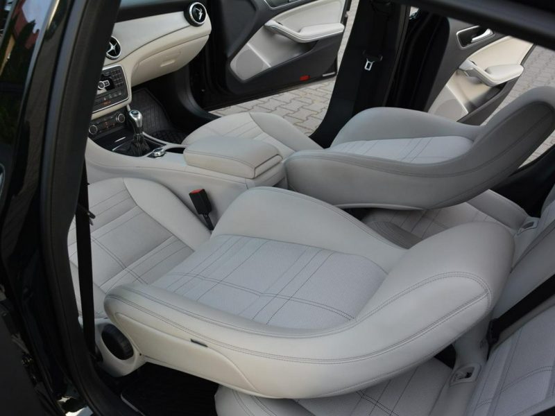Mercedes GLA 200 1.6 156KM Urban Bi-xenon Ledy Navi Pół-skóry 2xParktronic Alu18"