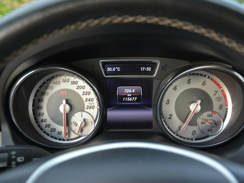 Mercedes GLA 200 1.6 156KM Urban Bi-xenon Ledy Navi Pół-skóry 2xParktronic Alu18"