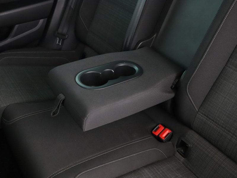 Volkswagen Passat navi czujniki parkowania klimatyzacja grzane fotele B8 (2014-2023)