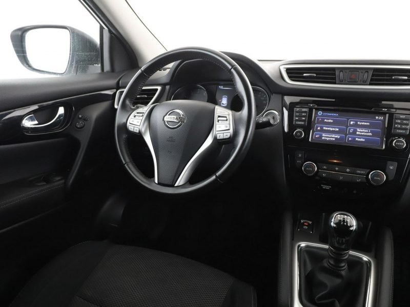 Nissan Qashqai navi klima auto grzane fotele kamera i czujniki parkowania II (2013-2021)