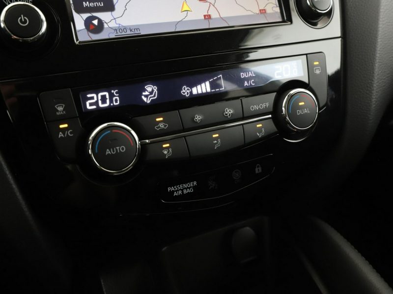 Nissan Qashqai navi klima auto grzane fotele kamera i czujniki parkowania II (2013-2021)