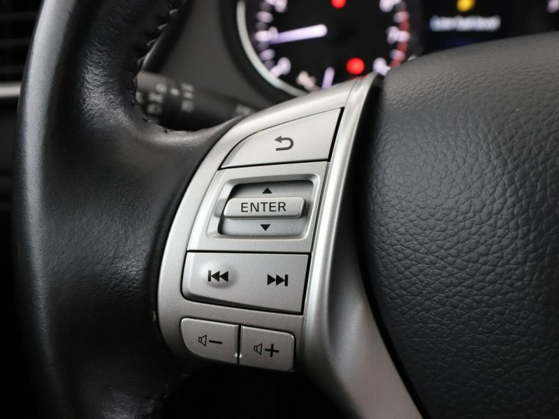Nissan Qashqai navi klima auto grzane fotele kamera i czujniki parkowania II (2013-2021)