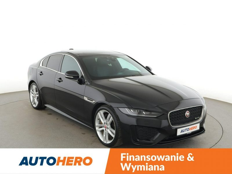 Jaguar XE Automat AWD R-Dynamic Panorama Tempomat GrzanaSkóra Navi HeadUp Kam360 I (2014-)
