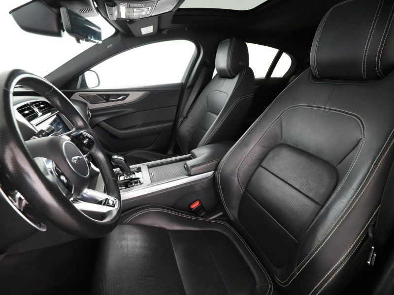Jaguar XE Automat AWD R-Dynamic Panorama Tempomat GrzanaSkóra Navi HeadUp Kam360 I (2014-)