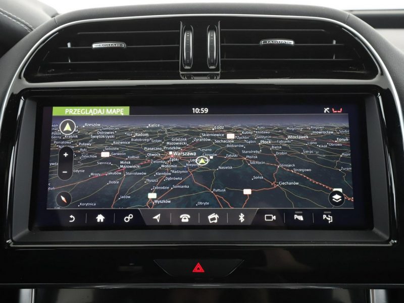 Jaguar XE Automat AWD R-Dynamic Panorama Tempomat GrzanaSkóra Navi HeadUp Kam360 I (2014-)