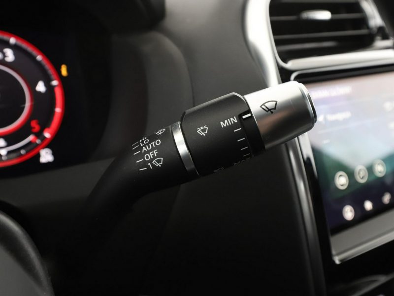Jaguar XE Automat AWD R-Dynamic Panorama Tempomat GrzanaSkóra Navi HeadUp Kam360 I (2014-)