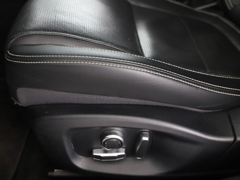 Jaguar XE Automat AWD R-Dynamic Panorama Tempomat GrzanaSkóra Navi HeadUp Kam360 I (2014-)