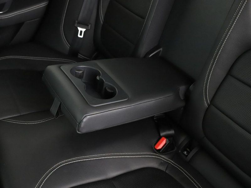 Jaguar XE Automat AWD R-Dynamic Panorama Tempomat GrzanaSkóra Navi HeadUp Kam360 I (2014-)