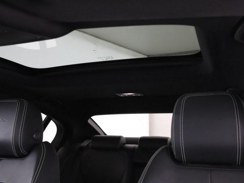 Jaguar XE Automat AWD R-Dynamic Panorama Tempomat GrzanaSkóra Navi HeadUp Kam360 I (2014-)