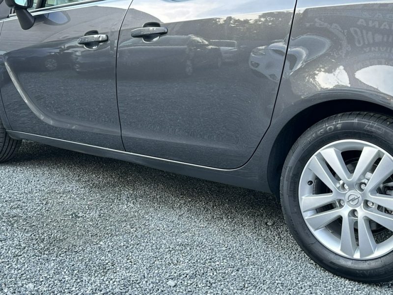 Opel Meriva Benzyna Zarejestrowany Ubezpieczony II (2010-)