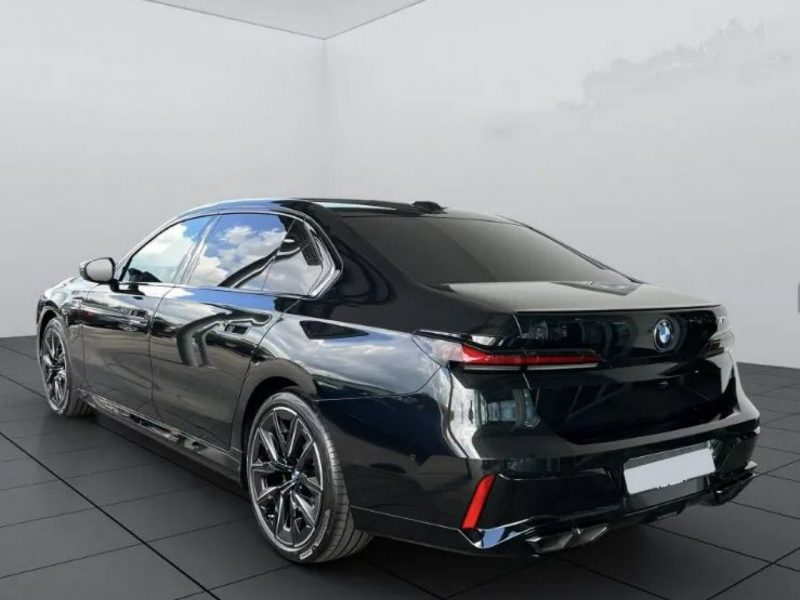 BMW 760 M760e (571KM) -Rabat 188 533 zł brutto, gotowy do odbioru! G70(2022-)