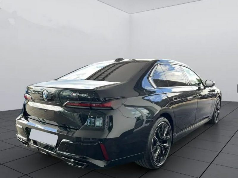 BMW 760 M760e (571KM) -Rabat 188 533 zł brutto, gotowy do odbioru! G70(2022-)