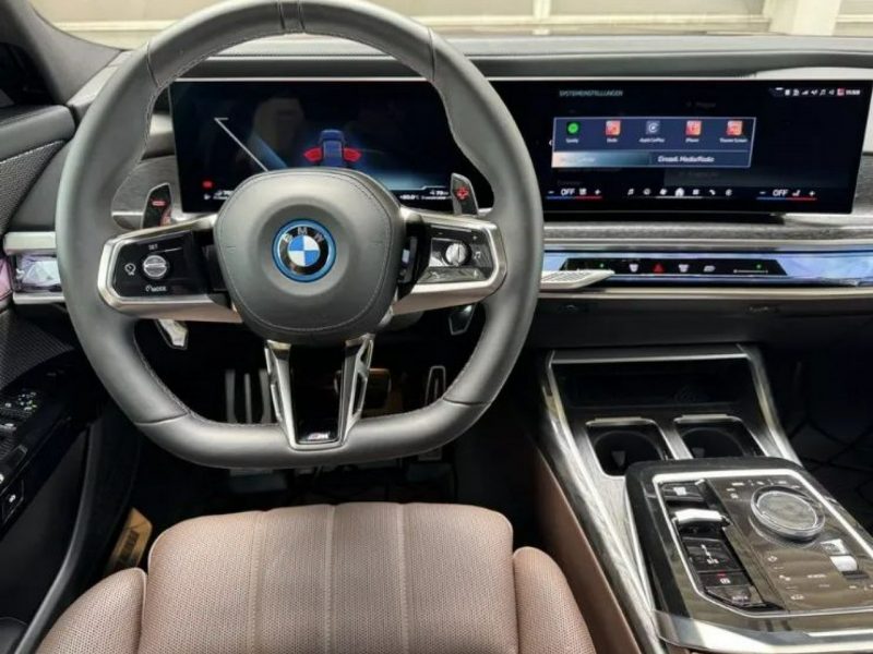 BMW 760 M760e (571KM) -Rabat 188 533 zł brutto, gotowy do odbioru! G70(2022-)