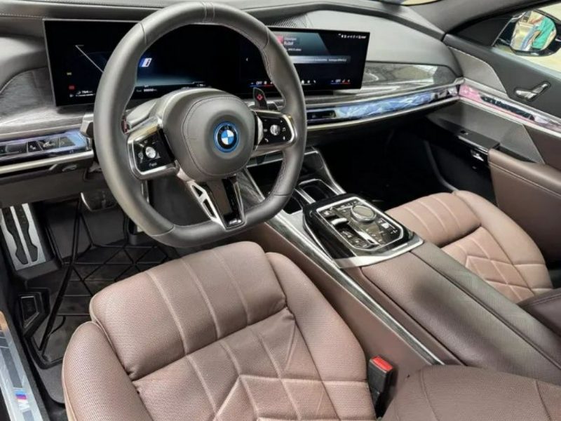 BMW 760 M760e (571KM) -Rabat 188 533 zł brutto, gotowy do odbioru! G70(2022-)