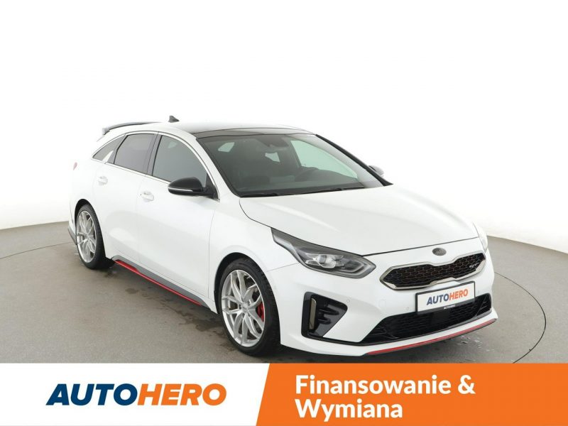 Kia Pro_cee'd automat skóra/alcantara full LED navi kamera i czujniki parkowania