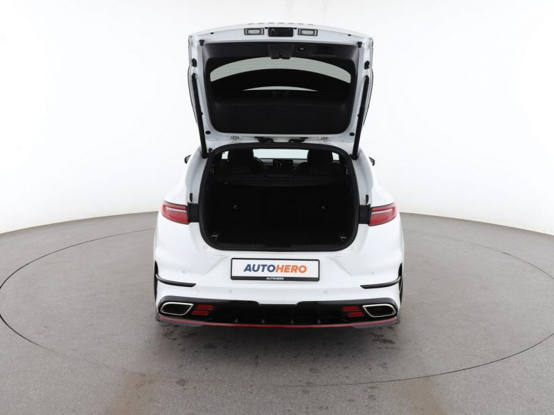 Kia Pro_cee'd automat skóra/alcantara full LED navi kamera i czujniki parkowania