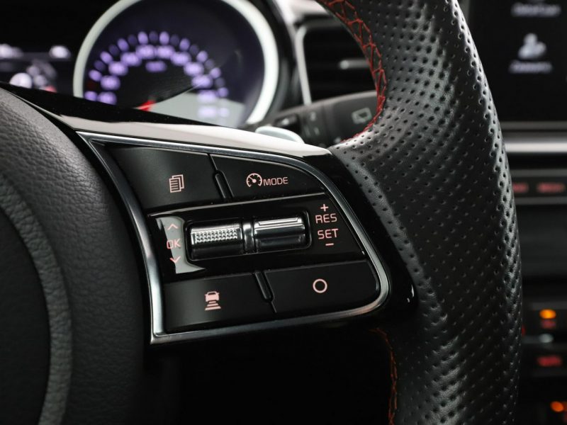 Kia Pro_cee'd automat skóra/alcantara full LED navi kamera i czujniki parkowania