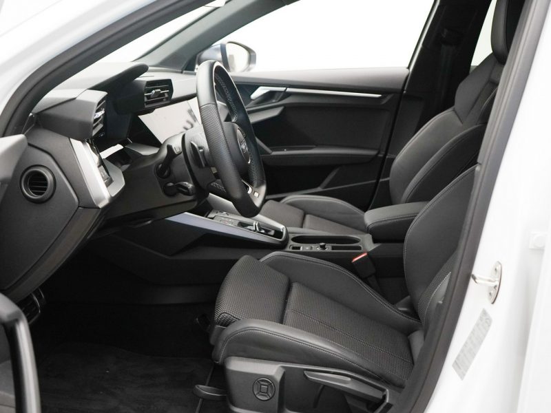 Audi S3 310KM Quatro Navi Virtual Smartphone F23% 8Y (2020-)