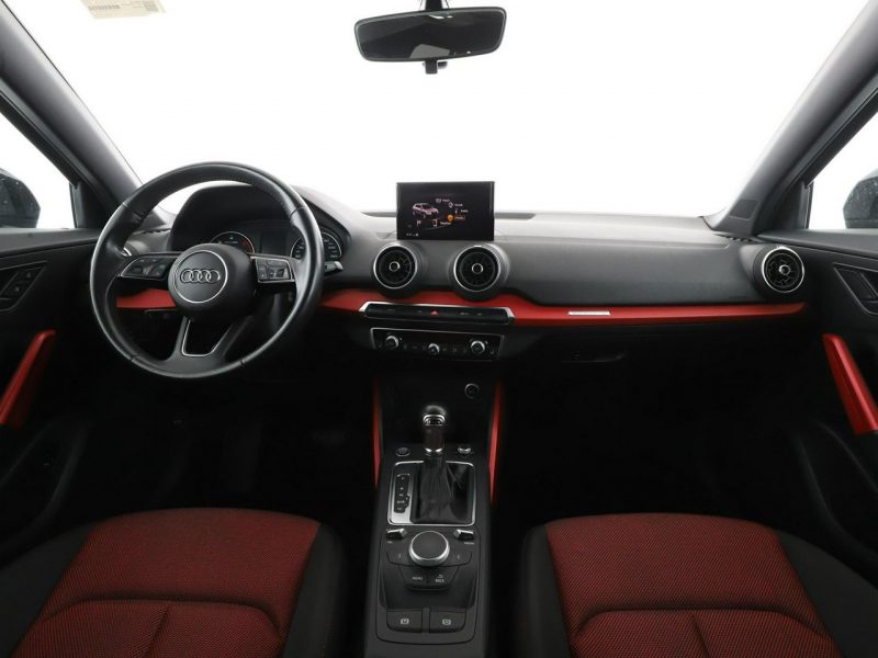 Audi Q2 4x4 S-tronic full LED klima auto grzane fotele czujniki parkowania