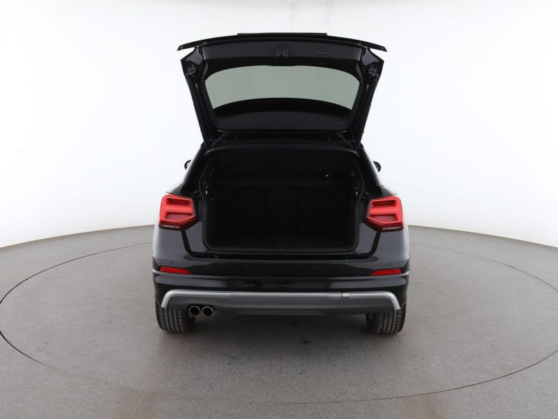 Audi Q2 4x4 S-tronic full LED klima auto grzane fotele czujniki parkowania