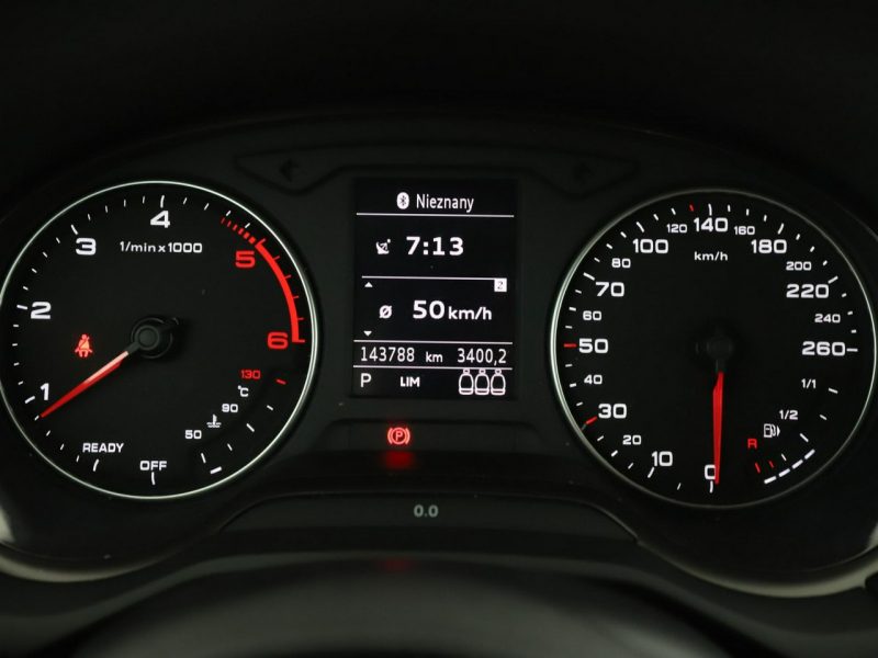 Audi Q2 4x4 S-tronic full LED klima auto grzane fotele czujniki parkowania