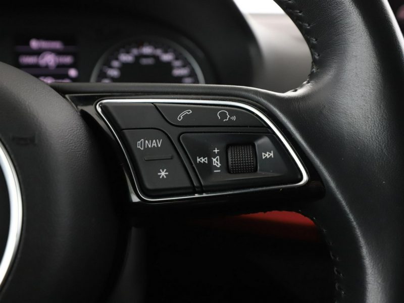 Audi Q2 4x4 S-tronic full LED klima auto grzane fotele czujniki parkowania