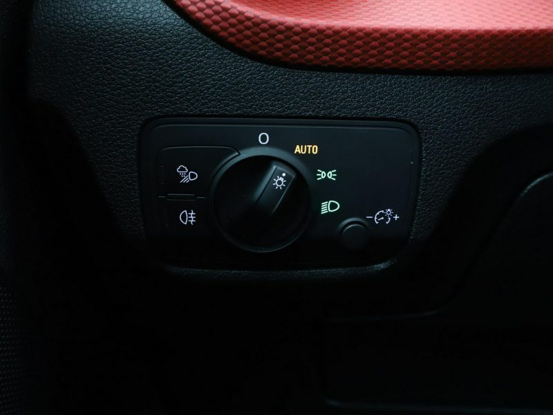 Audi Q2 4x4 S-tronic full LED klima auto grzane fotele czujniki parkowania