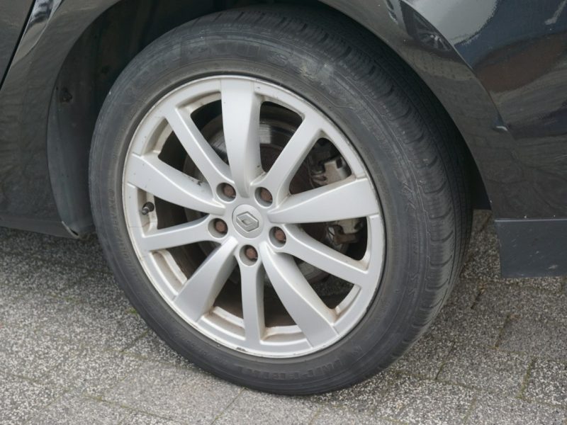 Renault Laguna polski salon, liftback III (2007-)