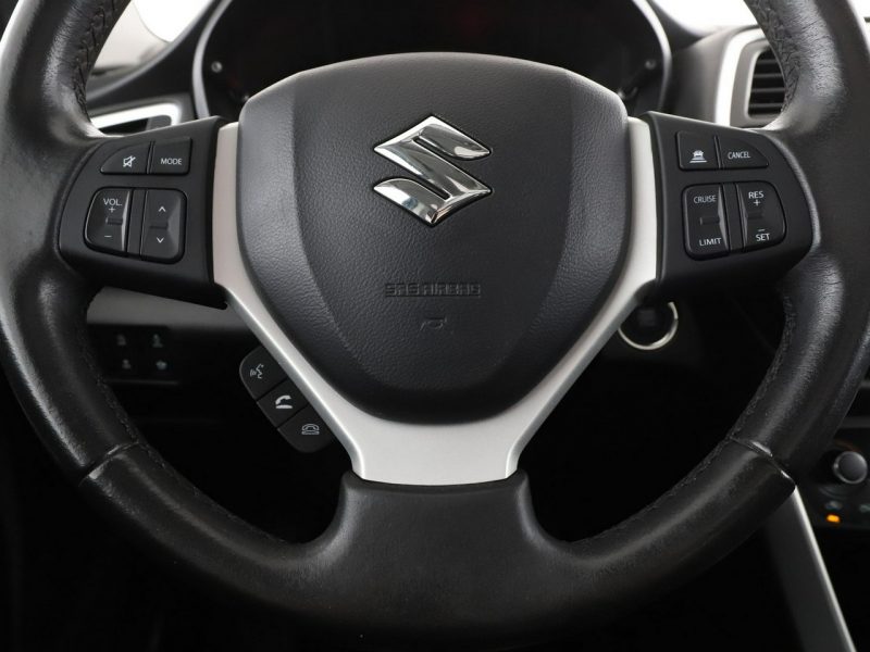 Suzuki SX4 S-Cross 1.4T 140KM skóra navi klima-auto grzane fotele panorama ACC kamera