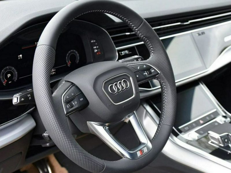 Audi Q8 45 TDI quattro 231 KM, gotowy do odbioru, Rabat 93 600 zł