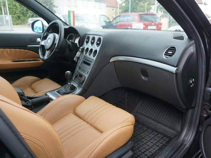 Alfa Romeo 159 polski salon, tbi I (2005-2011)