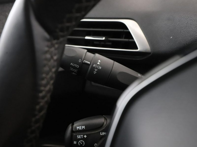 Peugeot 3008 półskóra virtual cocpit navi klima auto kamera i czujniki parkowania II (2016-)