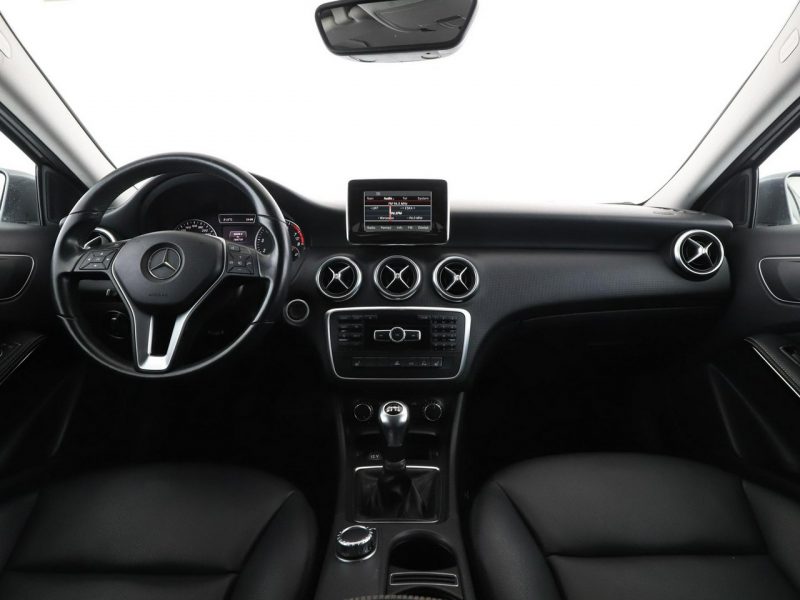 Mercedes A 180 skóra navi kamera i czujniki parkowania klima grzane fotele W176 (2012-)