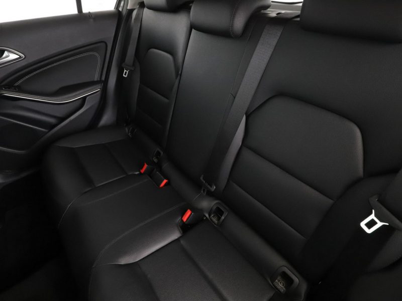 Mercedes A 180 skóra navi kamera i czujniki parkowania klima grzane fotele W176 (2012-)