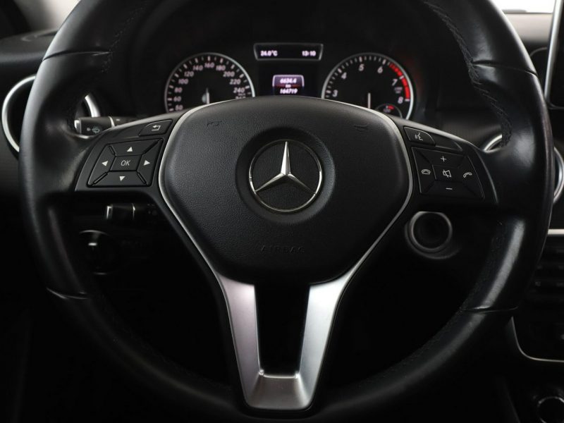Mercedes A 180 skóra navi kamera i czujniki parkowania klima grzane fotele W176 (2012-)