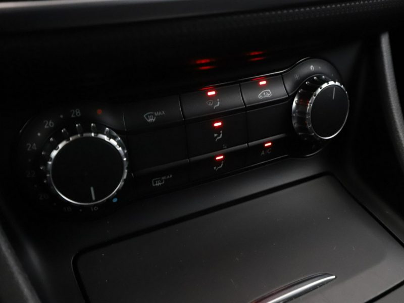 Mercedes A 180 skóra navi kamera i czujniki parkowania klima grzane fotele W176 (2012-)