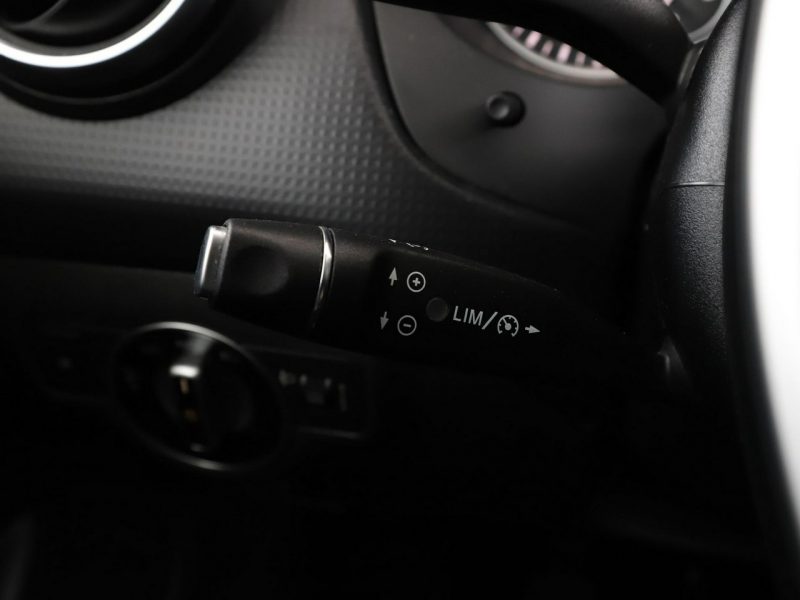 Mercedes A 180 skóra navi kamera i czujniki parkowania klima grzane fotele W176 (2012-)